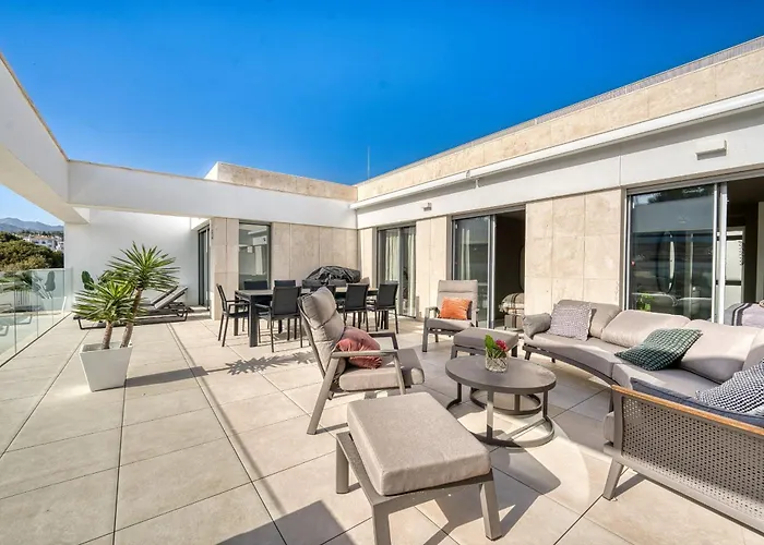 3065 Luxury In The Heart Of Elviria Lägenhet *